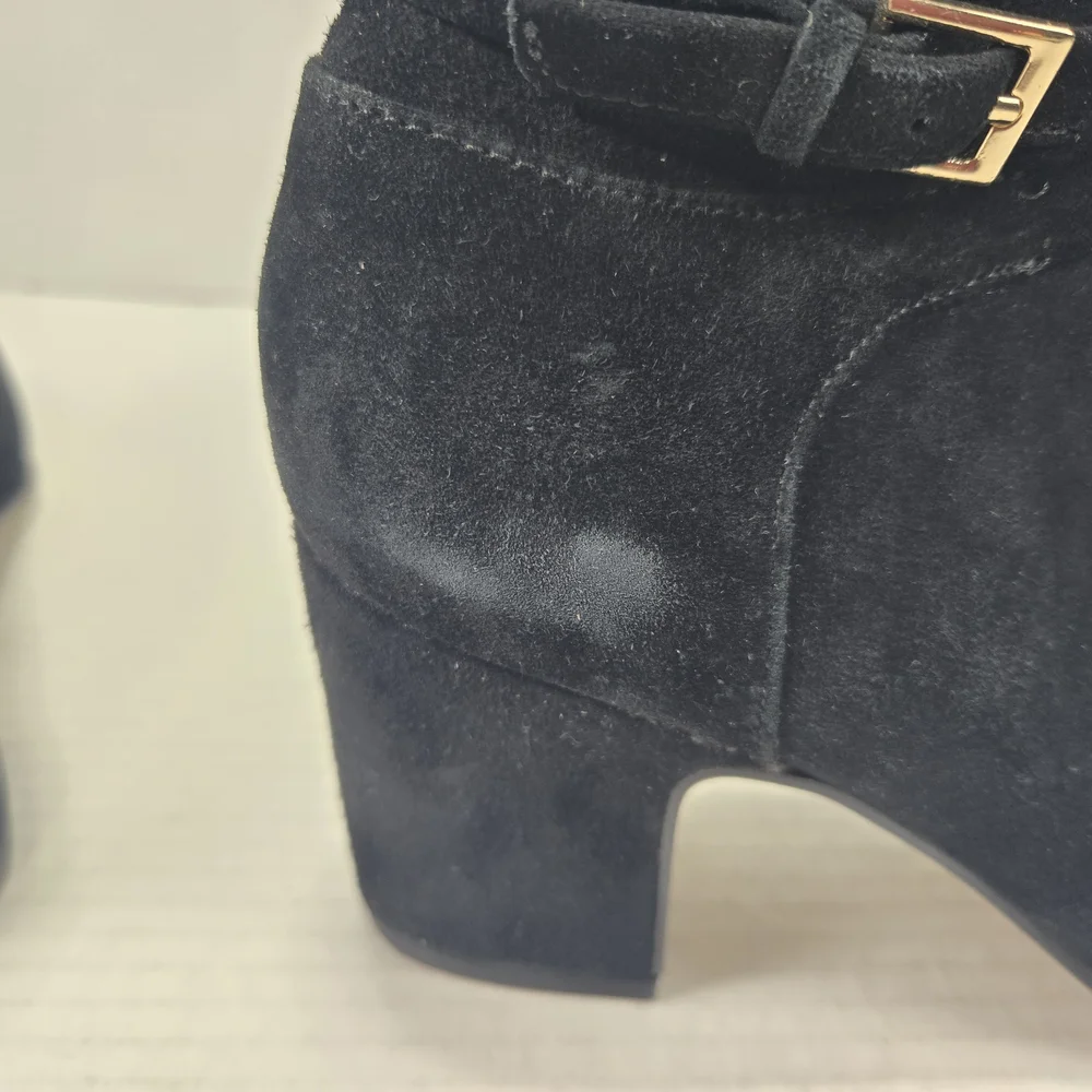 Bella Vita Arlette Black Suede Chelsea Ankle Booties Block Heel Boots Size 8.5
